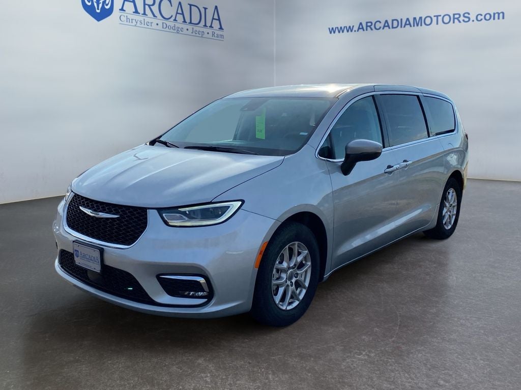 2023 Chrysler Pacifica Touring L in Silver Mist Clearcoat — front three-quarter view