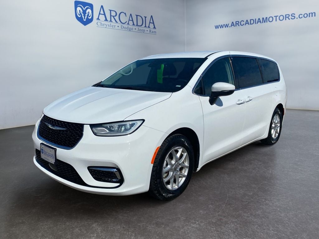2023 Chrysler Pacifica Touring L in Bright White Clearcoat — front three-quarter view